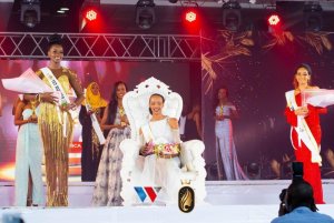 Umunyarwandakazi Umunyana Shanitah niwe wegukanye ikamba rya Miss East Africa 2021