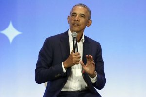 Abakoranye na Barack Obama bagiye gukorwaho iperereza ku bugambanyi bashinjwa