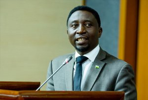 Depite Habineza Frank yatewe n'abajura bamwibye banatera icyuma umukozi we 