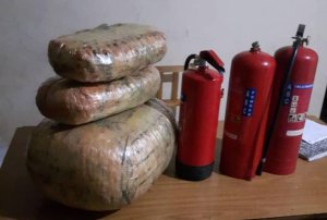 Rubavu: Polisi yafashe urumogi rwari rutwawe mu byuma bizimya umuriro n'abarucuruza