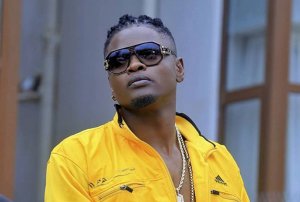 Pallaso yigobotoye bigoranye umukobwa washakaga ko basambanira i Dubai