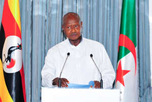 Perezida Museveni yibasiye abatinganyi abaza ikibazo gikomeye ibihugu bibashyigikiye