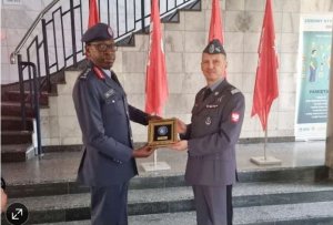 Lt Gen Jean-Jacques Mupenzi uyobora ingabo z'u Rwanda zirwanira mu Kirere ari muri Pologne