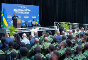Perezida Kagame yasabye Abanyarwanda kwibanda ku bibazanira iterambere gusa