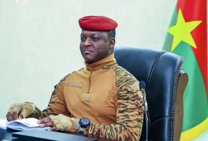 Capt. Traoré wa Burkina Faso ari kugerwa amajanja nyuma y'amagambo y'Umujenerali wa Amerika