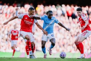 Premier League: Arsenal yaguye miswi na Manchester City bishyira mu nyungu Liverpool