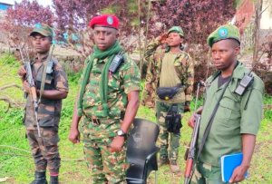 Abarwanyi ba Wazalendo bahungiye mu Burundi bari kurya imbwa