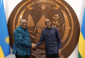 Perezida Kagame yakiriye Uhuru Kenyatta wayoboye Kenya