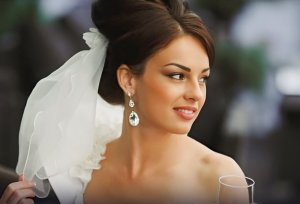 Ibiteye amatsiko ku Mutaliyanikazi warambiwe gutegereza umugabo w'inzozi ze agahitamo kwirongora