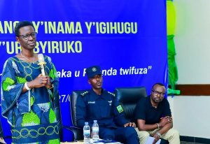 Urubyiruko rwipfusha ubusa rwiyicira ejo hazaza n'ah'igihugu - Mayor Kayitare