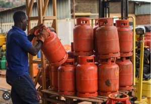 Igiciro gihanitse cya Gaz kibangamiye gahunda ya leta yo guca icanwa ry'inkwi n'amakara