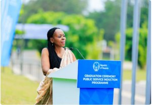 MIFOTRA yibukije abakozi ba Leta kugira imikoranire no gushyira umuturage ku isonga