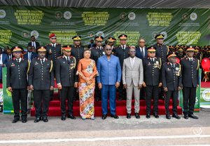 Gen. Tshiwewe yahererekanyije ububasha n'Umugaba Mukuru mushya wa FARDC