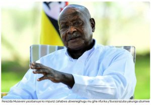 Museveni yakuriye inzira ku murima impunzi z'Abanyarwanda zishaka ubwenegihugu bwa Uganda