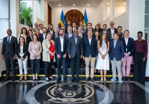 Perezida Kagame yaganiriye n'abo muri Dialog Group ku iterambere ry'u Rwanda