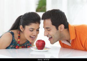 Abashakanye: Dore impamvu ukwiye kurya pome mbere gato yo gutera akabariro