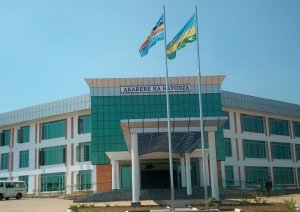 Kayonza: Yatewe icyuma n'umugore ubwo yari agiye gukiza abashwanaga