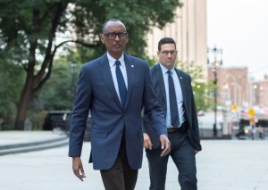 Perezida Kagame yageze I London mu muhango wo gutabariza Umwamikazi