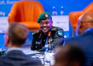 "Turiteguye. Kandi n'ubusanzwe duhora twiteguye"-Umuvugizi wa RDF asubiza ku ntambara Tshisekedi akangisha