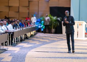 Perezida Kagame yongeye guha umukoro abo muri FPR Inkotanyi gushaka umusimbura we