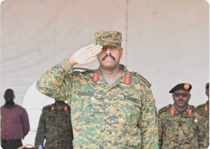Gen Muhoozi yanditse kuri X ye ko adashaka gusimbura se kuko UPDF ikimukeneye