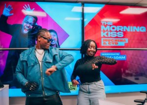 Bruce Melodie nyuma y'amasaha macye yerecyeje muri Kenya yahise atangira gukora icyamujyanye