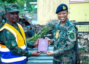 Umugaba Mukuru w'Ingabo za Jamaica yasuye iz'u Rwanda zagiye gutanga umusanzu