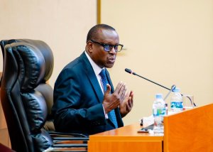 Gutwika ni ukwica, si ibirori…- Minisitiri Bizimana yakebuye urubyiruko ruharaye ijambo ‘gutwika'