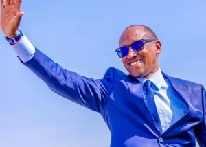 Uwayoboye Rayon yashyize hanze ukuri ku isezera ry'abahoze mu buyobozi bwayo