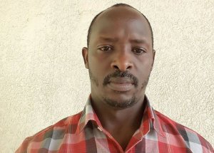 Dr.Kayumba Christopher yanze kurya mu rwego rwo gusaba uburenganzira