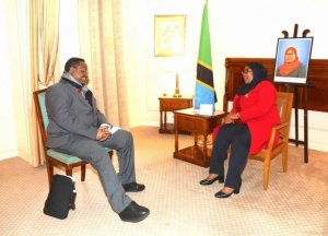 Perezida Samia yagaragaye aganira na Tundu Lissu warwanyije bikomeye ubutegetsi bwa CCM [AMAFOTO]