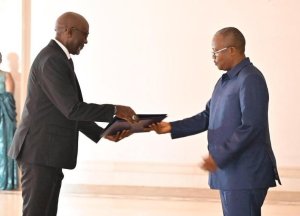 Amb. Bizimana yatanze impapuro zo guhagararira u Rwanda muri Guinée-Bissau