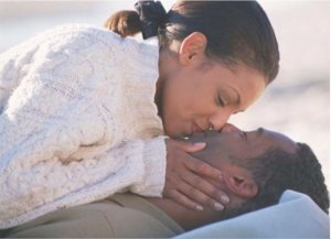 Reba impamvu 5 zituma abantu bahumiriza iyo bari gusomana