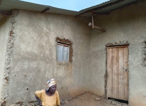 Karongi: Arashimira Leta yamwubakiye ikamukura mu bwigunge 