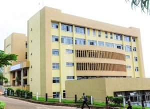 Kaminuza y'u Rwanda yisubiyeho ku cyemezo cyo kwimura abanyeshuri nabi