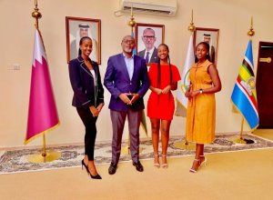 Ambasaderi w'u Rwanda muri Qatar yagiranye ikiganiro na ba Nyampiga 3 [Amafoto]