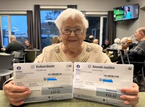 U Bubiligi: Umukecuru w'imyaka 92 umaze umwaka adatwara imodoka yandikiwe ‘contravention'