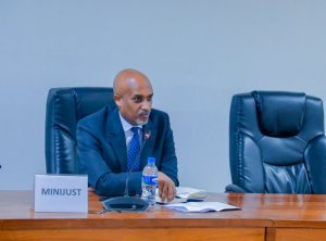 Impamvu yo kwiyongera k'ubujura, gusambanya abana no guhoza ku nkeke mu mboni za Minisitiri Ugirashebuja