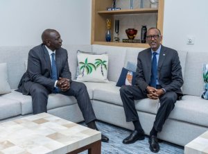 Perezida Kagame yaganiriye na William Ruto bahuriye mu Misiri