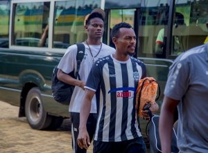 Umukino wa APR FC na Bugesera FC wakerewe iminota 72 kubera kubura abasifuzi