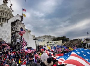 Abanyamerika 40% bagaragaje ko mu myaka 10 iri imbere hashobora kuzaba intambara y'abenegihugu