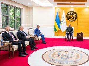 Perezida Kagame yakiriye abayobozi b'ibigo mpuzamahanga bishora imari mu nzego zirimo amahoteli