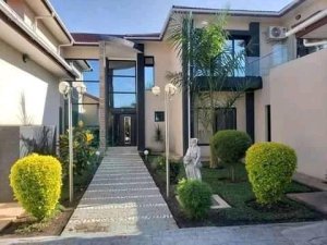 Edgar Lungu wahoze ari Perezida wa Zambia yavuye mu nzu ya Leta ajya gukodesha 