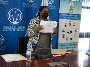 MINEDUC yashyize hanze amanota y'abakoze ibizamini bya Leta,isubizaho gusibira ku batsinzwe