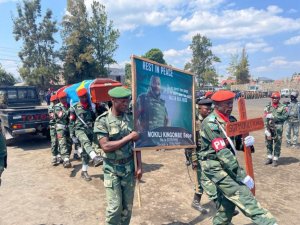 Umusirikare wa RDC warasiwe ku butaka bw'u Rwanda yiswe intwari mu kumusezeraho [AMAFOTO]