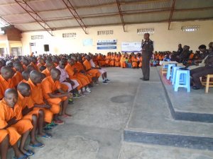 Imfungwa 1803 zari zifungiwe ibyaha birimo iby'ubujura zafunguwe by'agateganyo