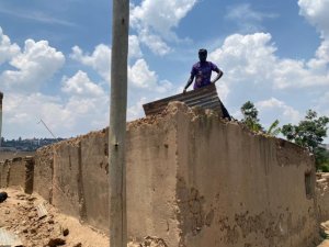 "Kwimuka Kangondo na Kibiraro bigeze ku musozo nta muvundo"-Leta 