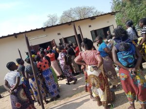 Umupolisi yishe umugore we n'umugabo yakekaga ko basambanaga