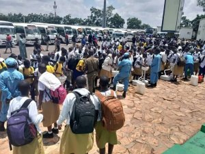 Rwanda: Abanyeshuri barenga ibihumbi ijana ntibarasubira ku ishuri 