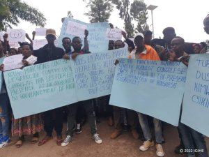 Impunzi z'Abanyekongo ziri mu Rwanda zakoze imyigaragambyo isaba amahanga ikintu gikomeye